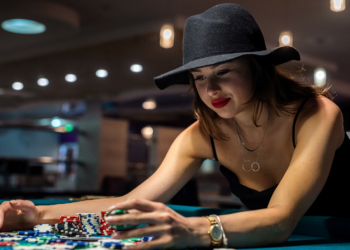How Safe Are Online Casinos in Canada and Who Checks Them