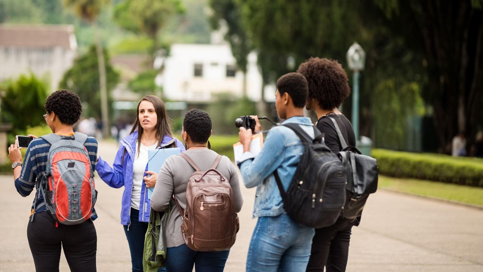 on this very spot ar tour, city ar walking tour, augmented reality city tour, immersive city tour app, virtual reality city exploration, local city tour guide, historic city ar experience, self-guided ar tour city