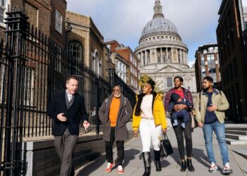 ar walking tour, ar city tour, augmented reality sightseeing, on this very spot tour, city exploration app, immersive city tour, augmented reality landmarks, location-based ar tour, urban ar experience, ar walking experience