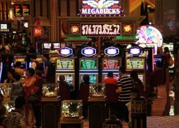 Path from Vegas Floor to Phone Screen – Online Gambling Conquered the World in 30 Years